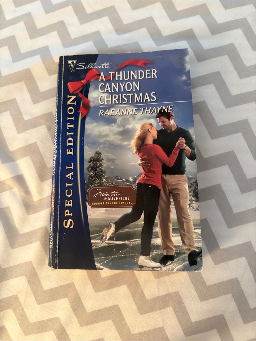 Silhouette A Thunder Canyon Christmas - Blue and Red Cover